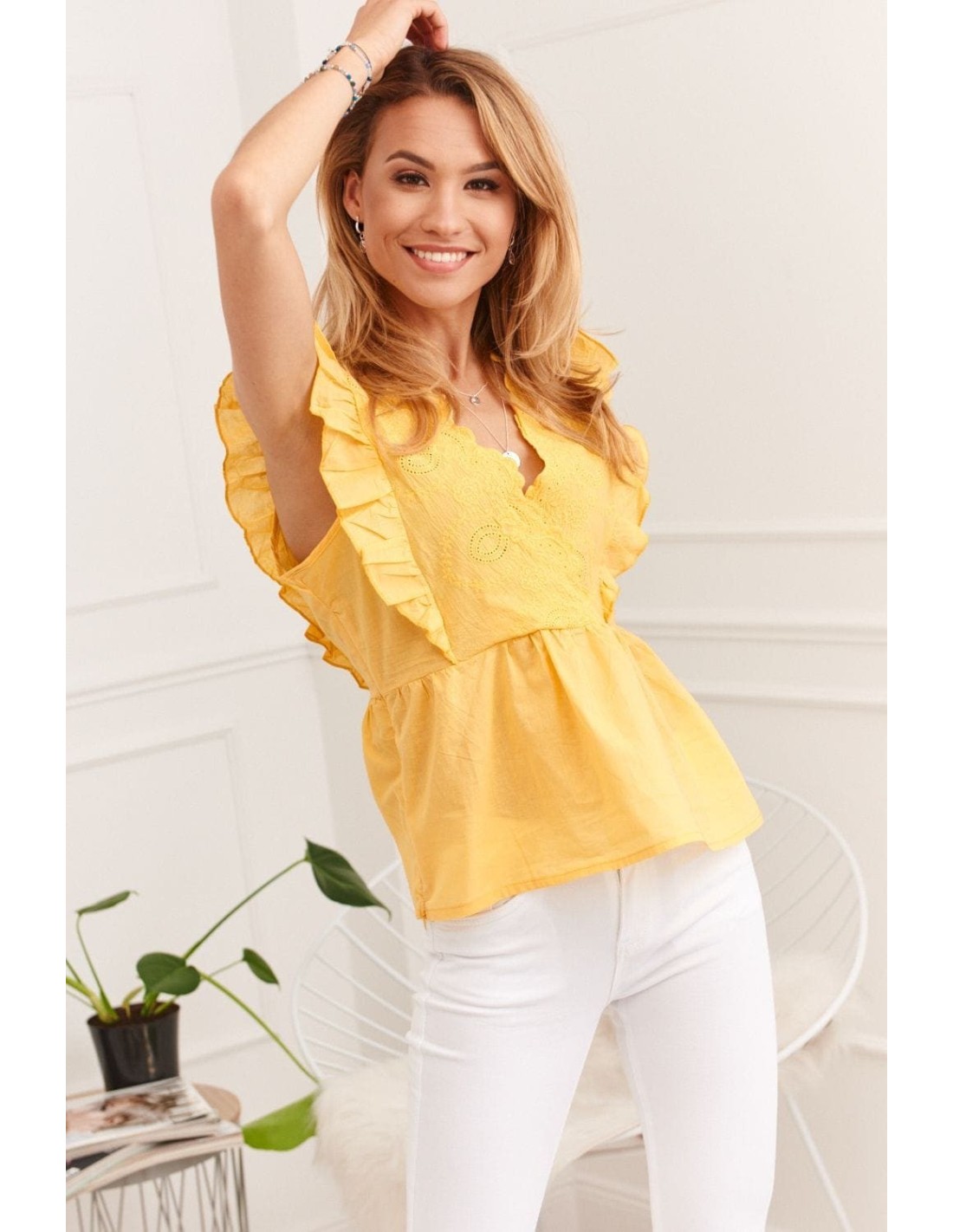 Damen-Sommerbluse mit bestickter Vorderseite, gelb 87222 – Online-Shop – Boutique